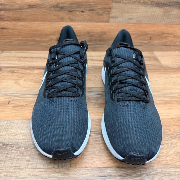 Nike Air Zoom Pegasus 39 men size 9.5 TB Running Shoes Black White DM0164-001 - Picture 3 of 8